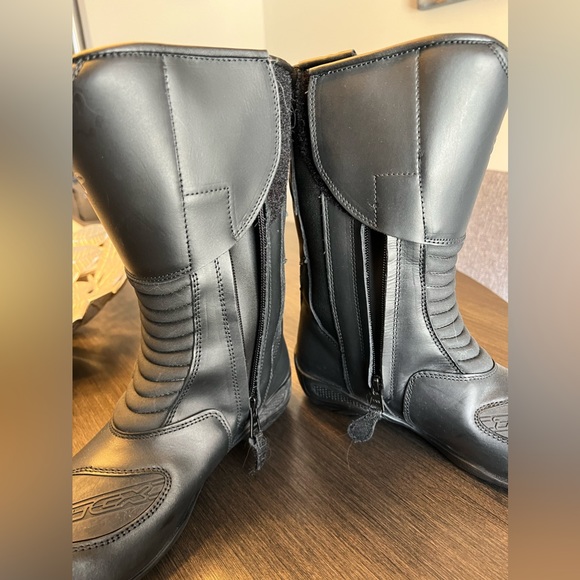 SOLD. - TCX Ladies Motorcycle Riding boot - Picture 3 of 10